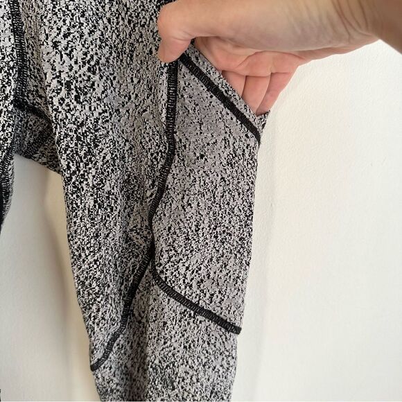 Lululemon Outrun Tight Power Luxtreme Spray Jacquard White Black Leggings - Picture 7 of 10